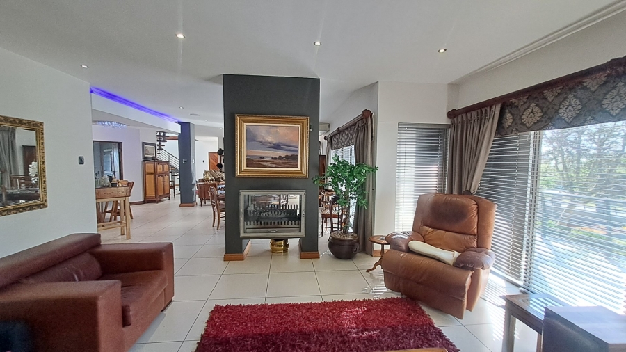 4 Bedroom Property for Sale in Woodland Hills Wildlife Estate Free State